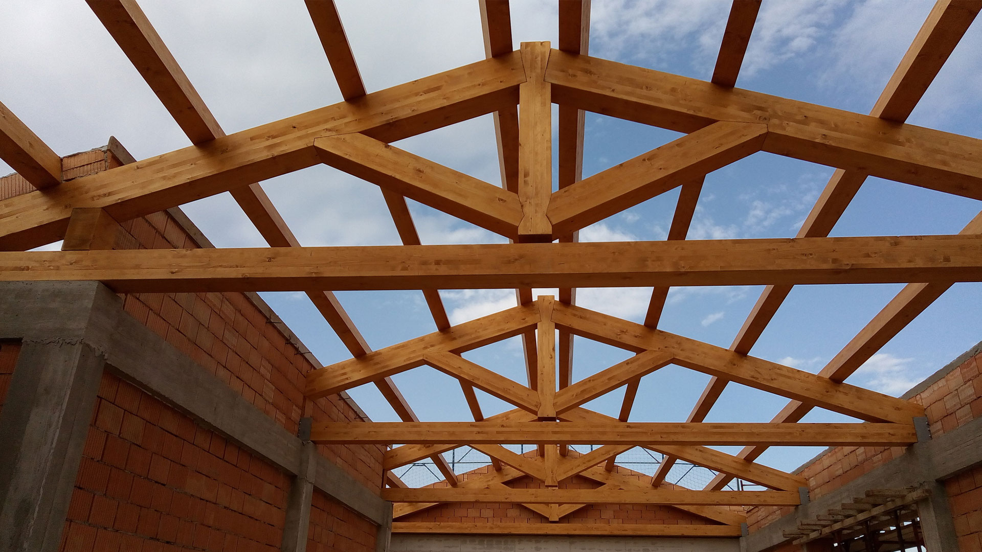 Travaux de charpente à Saint-Cloud (92210) et dans les Hauts de Seine (92)