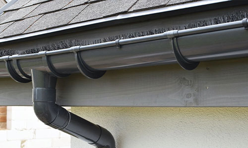 Pose et réparation de gouttière à Saint-Cloud (92210) et dans les Hauts de Seine (92)
